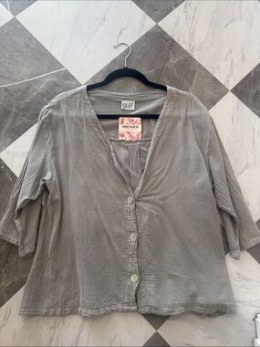 Oh My Gauze! Light Gray Button-Front Cotton Gauze Shirt